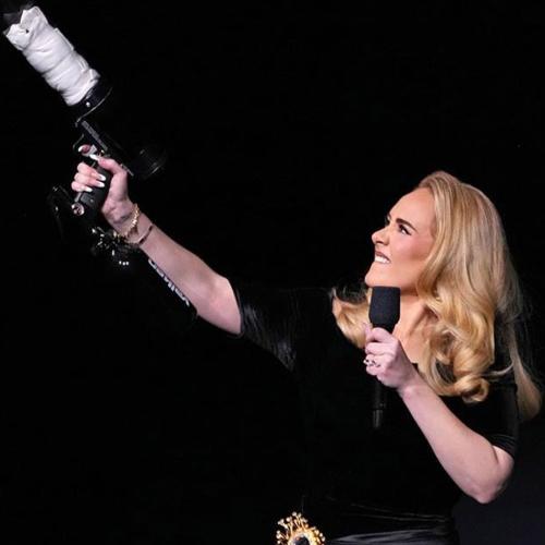 "I F###ing Dare You": Now Adele Addresses Fans Throwing Stuff On Stage